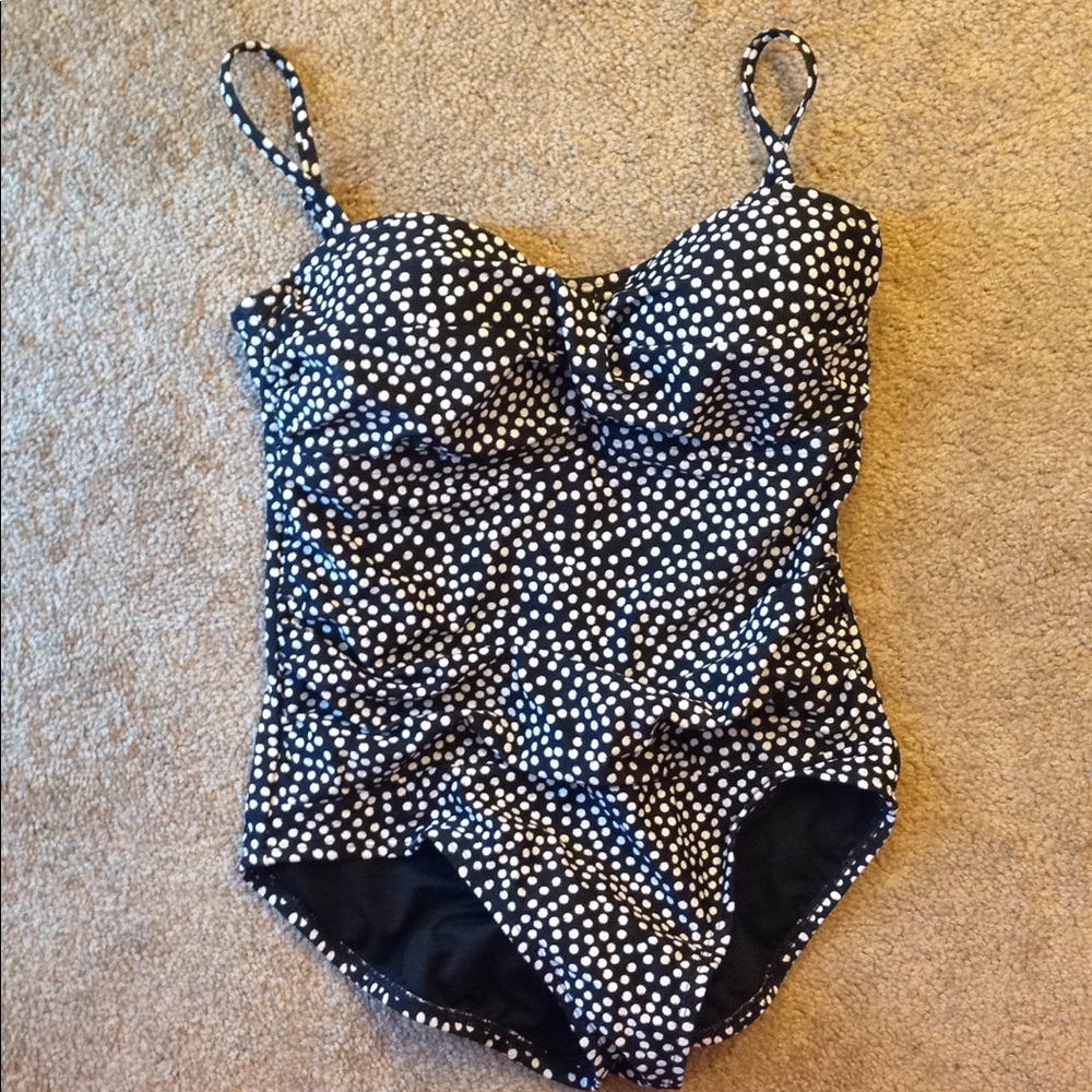 ⭐️Polka Dot One Piece NWOT